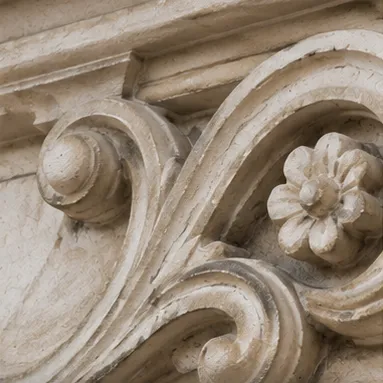 Architektonischer Detailbereich für präzise Laserreinigung